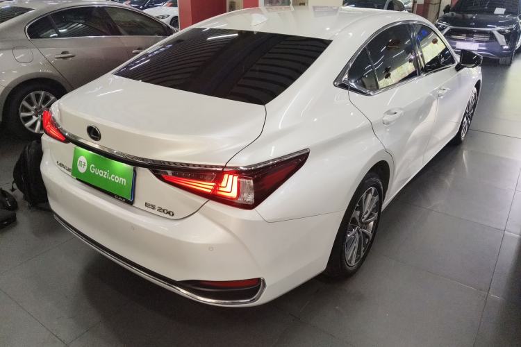 Used Lexus ES 2022 200 Excellence Edition
