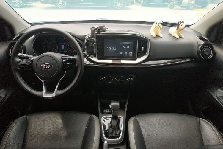 Used Kia kx1 Stonic 2019 1.4L Automatic Fun Edition China VI Center Console