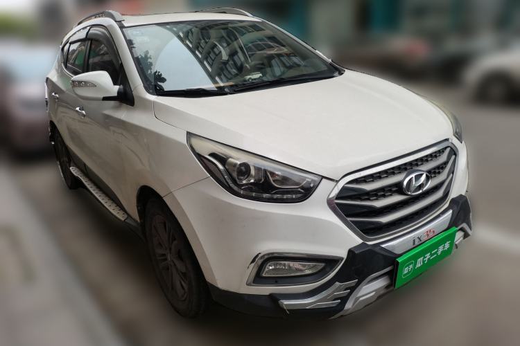 Used Hyundai ix35 2015 2.0L Automatic 2WD Smart Type China IV Front Right 45 Deg
