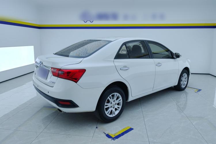Used Zotye Z300 2016 New Vision 1.5L Manual Entry-Level Model
