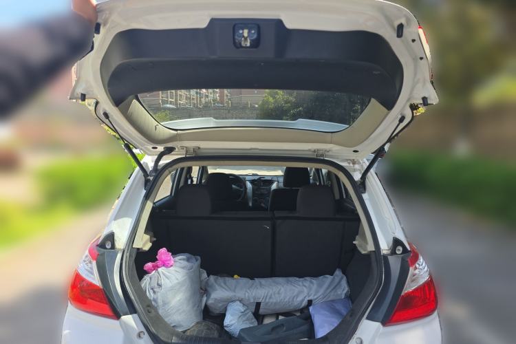 Used Venucia R50 2013 1.6L Manual Fashion Edition