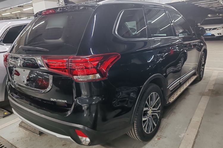 Used Mitsubishi Outlander 2018 2.0L Two-Wheel Drive Glory Edition 5 Seats