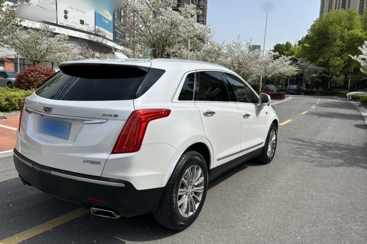 Used Cadillac XT5 2018 25T Luxury Model Exterior 3