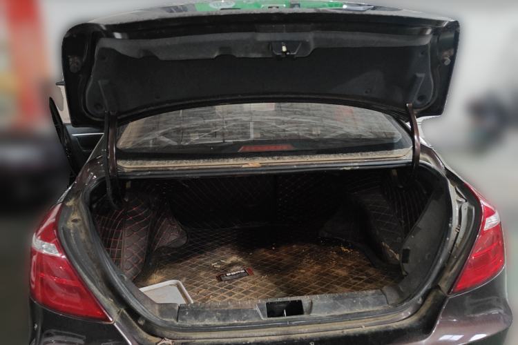 Used Geely Auto Emgrand 2017 Sedan Million Edition 1.5L Manual Upward Connect Version Trunk