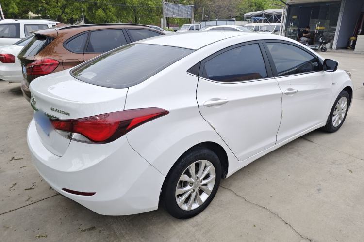 Used Hyundai Elantra (5th Generation / Langdong) 2016 1.6L Automatic Smart Version
