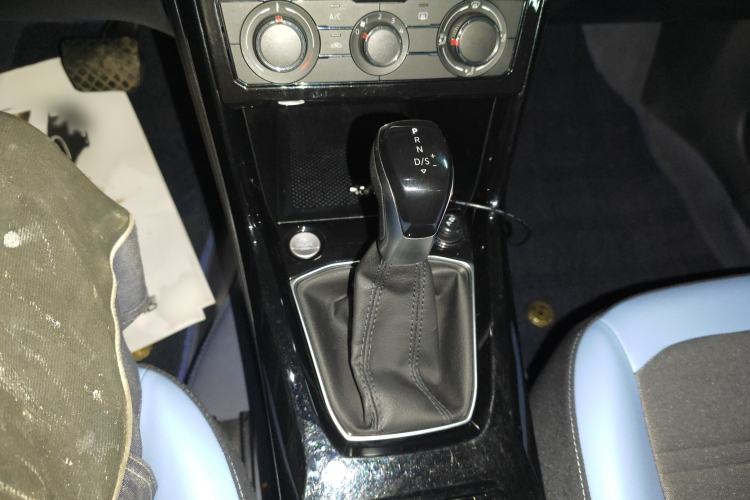 Used Volkswagen Tharu 2025 New Sharp 1.5L Ambitious Edition Gear Lever