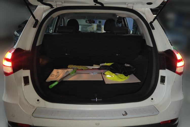 Used Haval H2 2018 Chuanxiang Edition 1.5T Dual-Clutch Two-Wheel Drive ZhiShang Model China V Standard Trunk