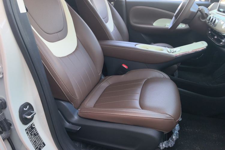 Used Wuling Bingo 2025 333 km Enjoyment Version Right Front Seat