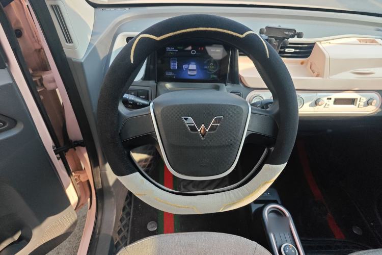 Used Wuling Hongguang MINIEV 2022 Macaron Fashion Edition Lithium-Nickel-Cobalt-Alpha-oxide Steering Wheel