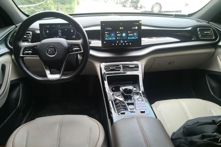 Used BYD Qin PLUS 2023 Champion Edition DM-i 120KM Leading Model Center Console