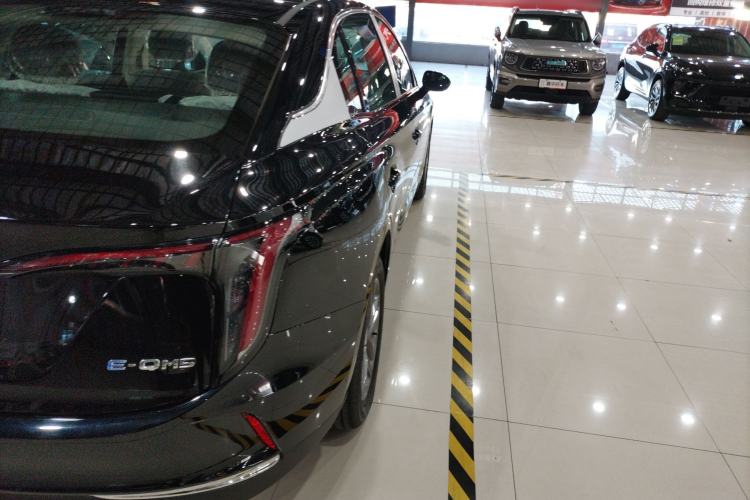 Used Hongqi E-QM5 2025 500km Range Commuter Version