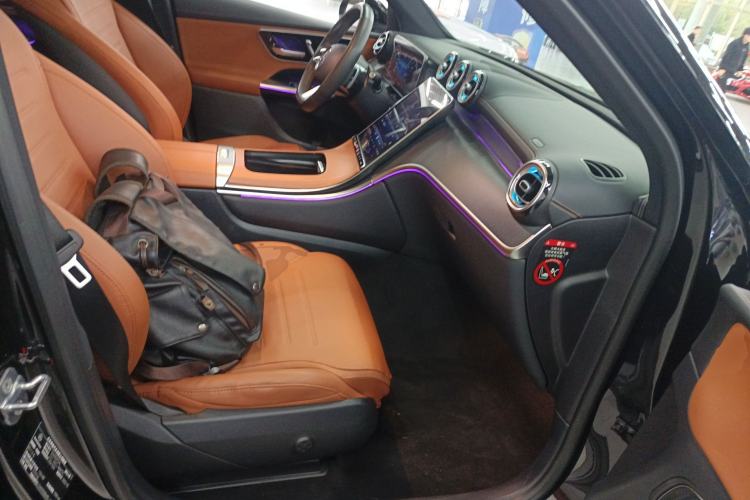 Used Mercedes-Benz GLC 2023 Facelift GLC 260 L 4MATIC Luxury Version 5 Seats
