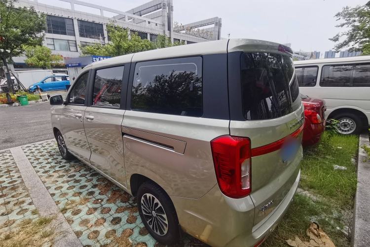 Used Dongfeng Fengon 380 2022 1.5L Comfort-Class Passenger Vehicle (Steel Spring) with 7 Seats