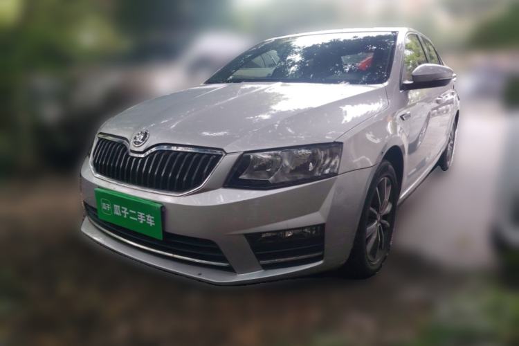 Used Skoda Octavia 2016 1.6L Manual Front-Wheel-Drive Version