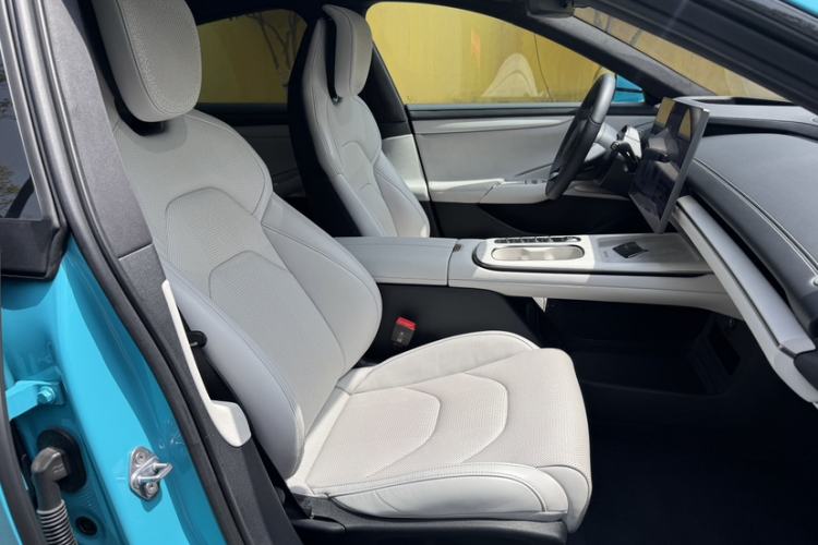 Used Xiaomi Auto SU7 2024 Four-Wheel Drive Ultra-Long Range Advanced Intelligent Driving Max Edition Right Front Seat