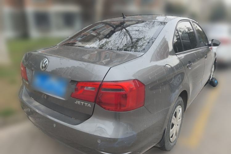 Used Volkswagen Jetta 2013 1.6L Manual Fashion Edition