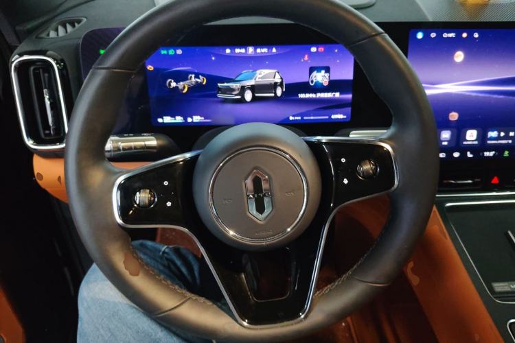 Used Hima AITO M8 2025 Extended-Range Max+ Version 53.4 kWh 6-Seater Edition
