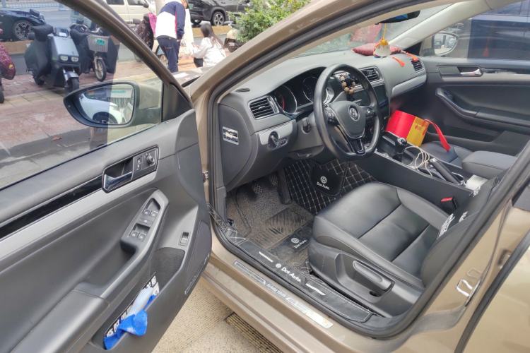 Used Volkswagen Sagitar 2017 1.6L Manual Comfort Model
