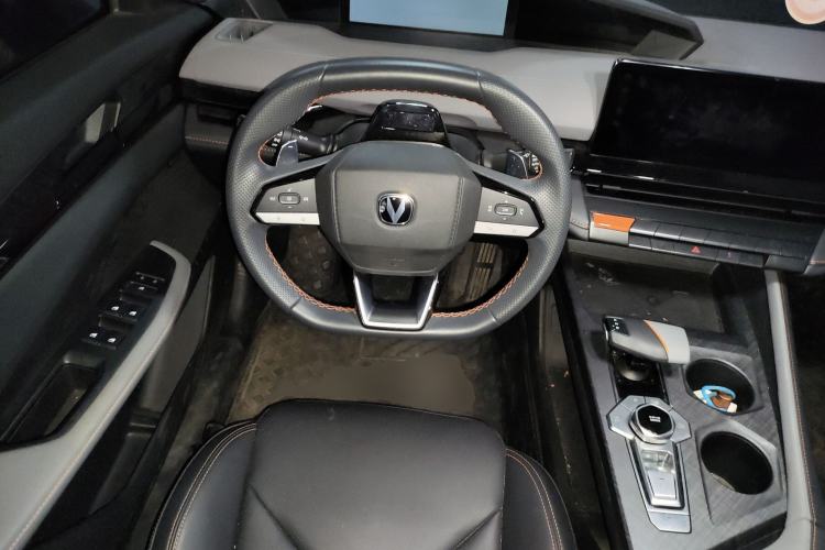 Used CHANGAN UNI-V 2022 1.5T Smart Navigation Version
