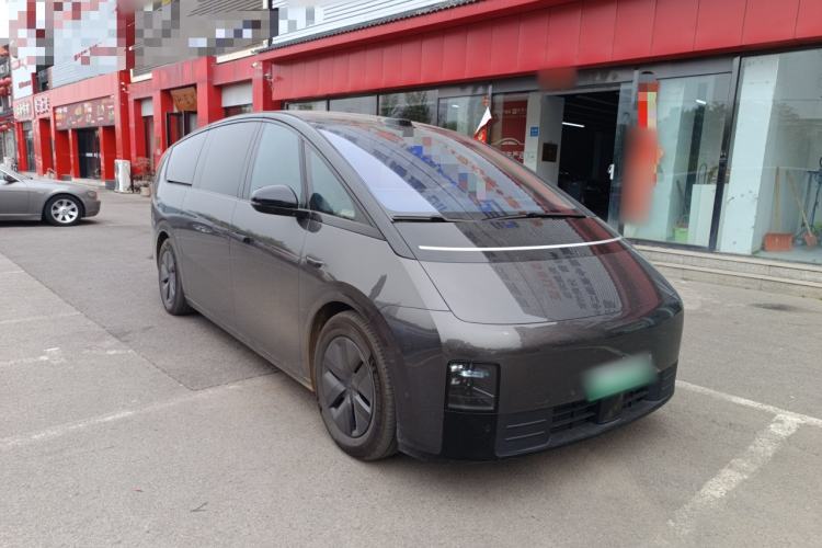 Used Li Auto MEGA 2025 Home Family Special Edition Front Right 45 Deg