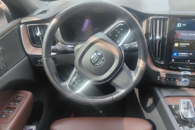 Used Volvo XC60 2022 B5 4x4 Smart Luxury Edition