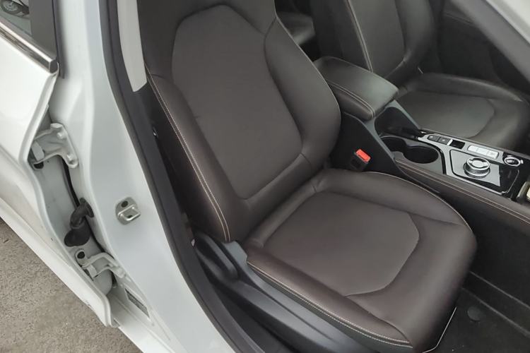 Used SOL E50A 2022 Travel Edition Right Front Seat