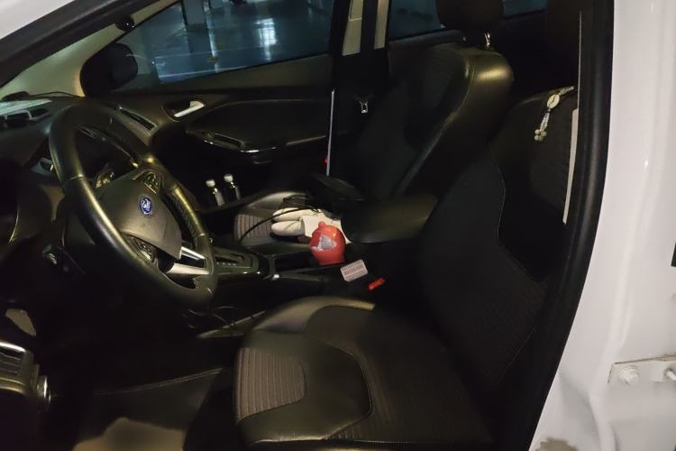 Used Ford Focus 2017 Hatchback EcoBoost 125 Automatic - Ultra-Powerful Style Edition with Smart Drive Features
