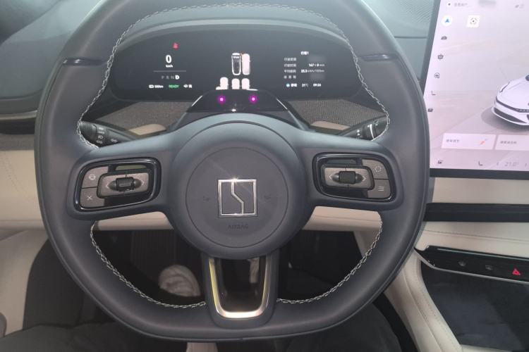 Used Zeekr 001 2025 YOU Edition 100 kWh All-Wheel Drive Steering Wheel