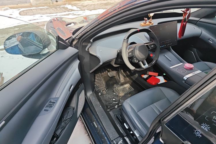 Used Xiaomi Auto YU7 2025 Ultra-Long Range High-Performance All-Wheel-Drive Max Edition