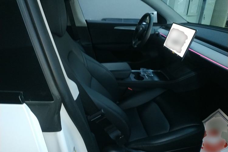 Used Tesla Model Y 2023 Long-Range All-Wheel-Drive Version
