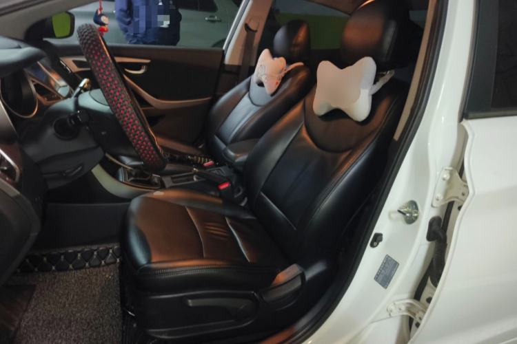 Used Hyundai Elantra (5th Generation / Langdong) 2016 1.6L Manual Luxury Model
