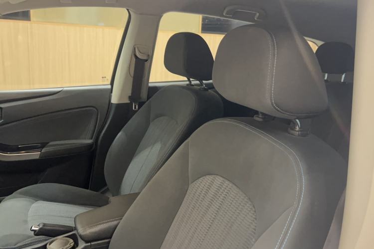 Used Venucia T70 2016 2.0L Manual RuiQu Version
