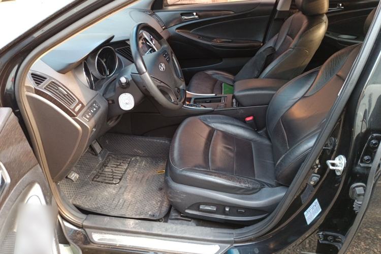 Used Hyundai Sonata 2011 2.0L Automatic Luxury Edition Left Front Seat