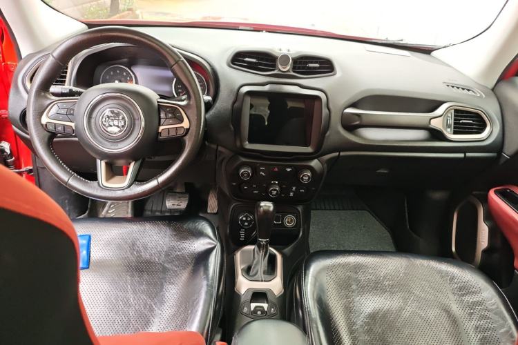 Used Jeep Renegade 2018 Connected Large Screen Version 180TS Automatic Four-Wheel Drive All-Terrain Version
