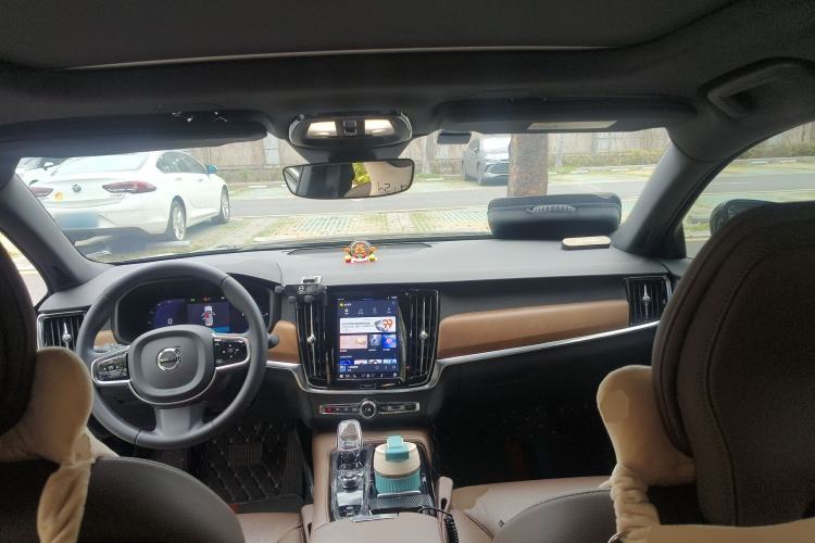 Used Volvo S90 New Energy 2023 T8 Plug-in Hybrid All-Wheel Drive Long-Range Zhiyi Luxury Edition Center Console