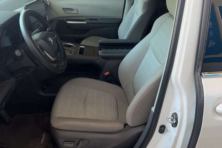 Used Toyota SIENNA 2024 2.5L Hybrid Comfort Edition Left Front Seat