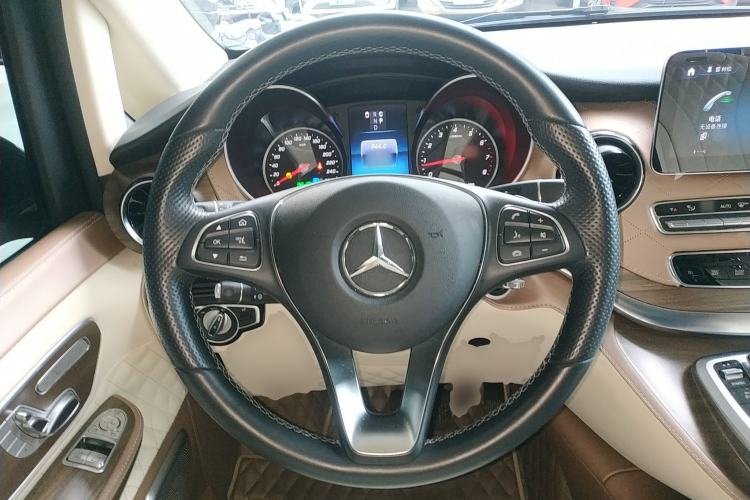 Used Mercedes-Benz V-Class 2021 V 260 Avantgarde Edition
