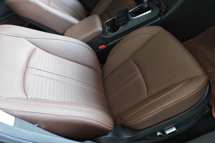 Used BYD S7 2017 2.0T Automatic Prestige Edition Right Front Seat