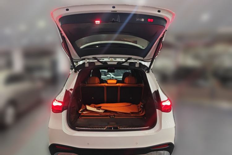 Used Mercedes-Benz GLC 2023 GLC 300 L 4MATIC Luxury 7-Seater Trunk