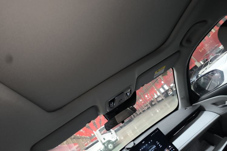 Used CHANGAN UNI-Z New Energy 2024 Blue Whale Smart Electric iDD 125km Beyond Edition
