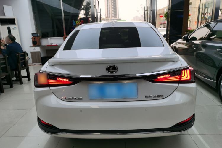 Used Lexus ES 2022 200 Excellence Edition