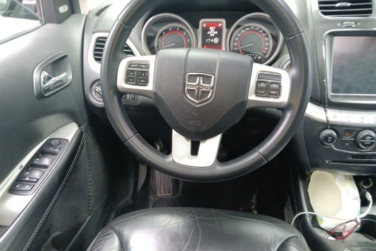 Used Dodge Journey 2013 2.4L Two-Wheel Drive Luxury Version