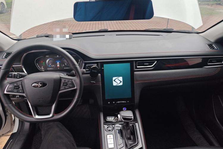 Used SOL A5 2021 1.5T CVT Prestige Smart Connectivity Model Center Console