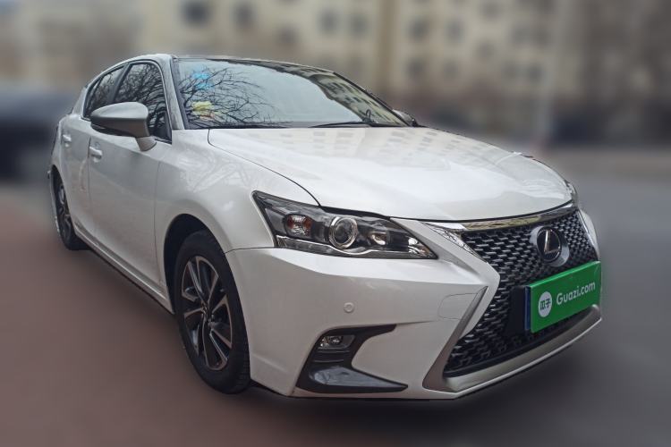 Used Lexus CT 2017 CT200h Comfort Edition Two-Tone China V Standard
