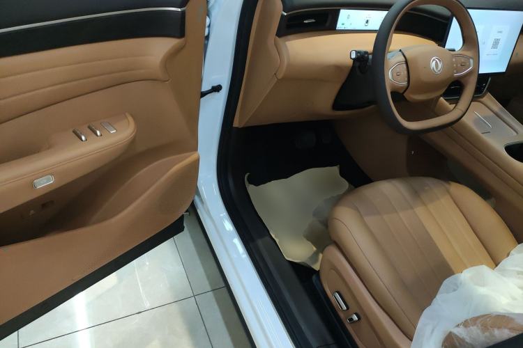 Used Dongfeng Aeolus L8 2025 Model 185KM Ideal Edition
