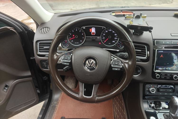 Used Volkswagen Touareg 2017 3.0 TSI Touareg Model Steering Wheel