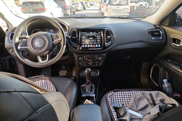 Used Jeep Compass 2019 220T Automatic Family Edition
