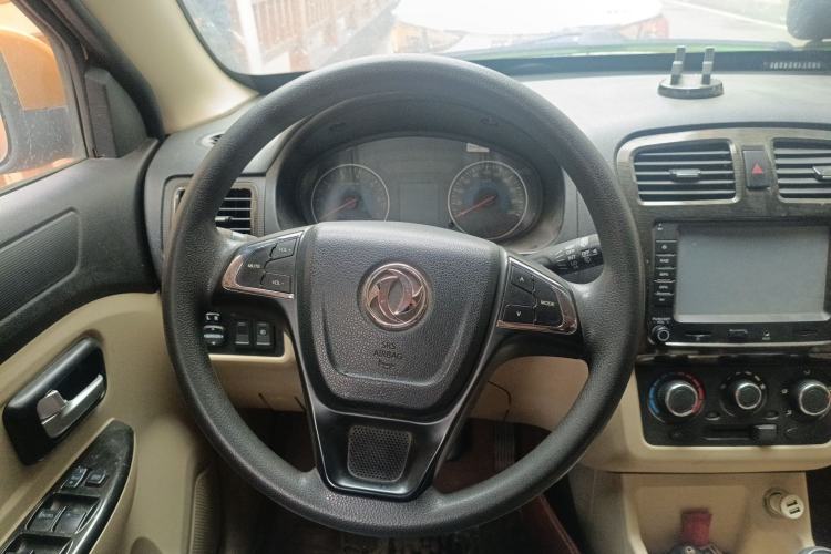 Used Dongfeng Fengon 360 2015 1.5L Manual Comfort 7-Seater China IV Standard Steering Wheel