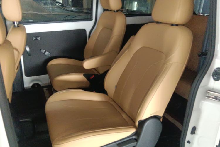 Used Dongfeng Fengon E380 2023 Standard Edition – Comfort Model 7 Seats

