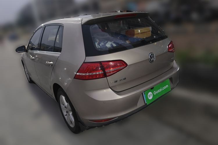 Used Volkswagen Golf 2016 230TSI Automatic Comfort Version
